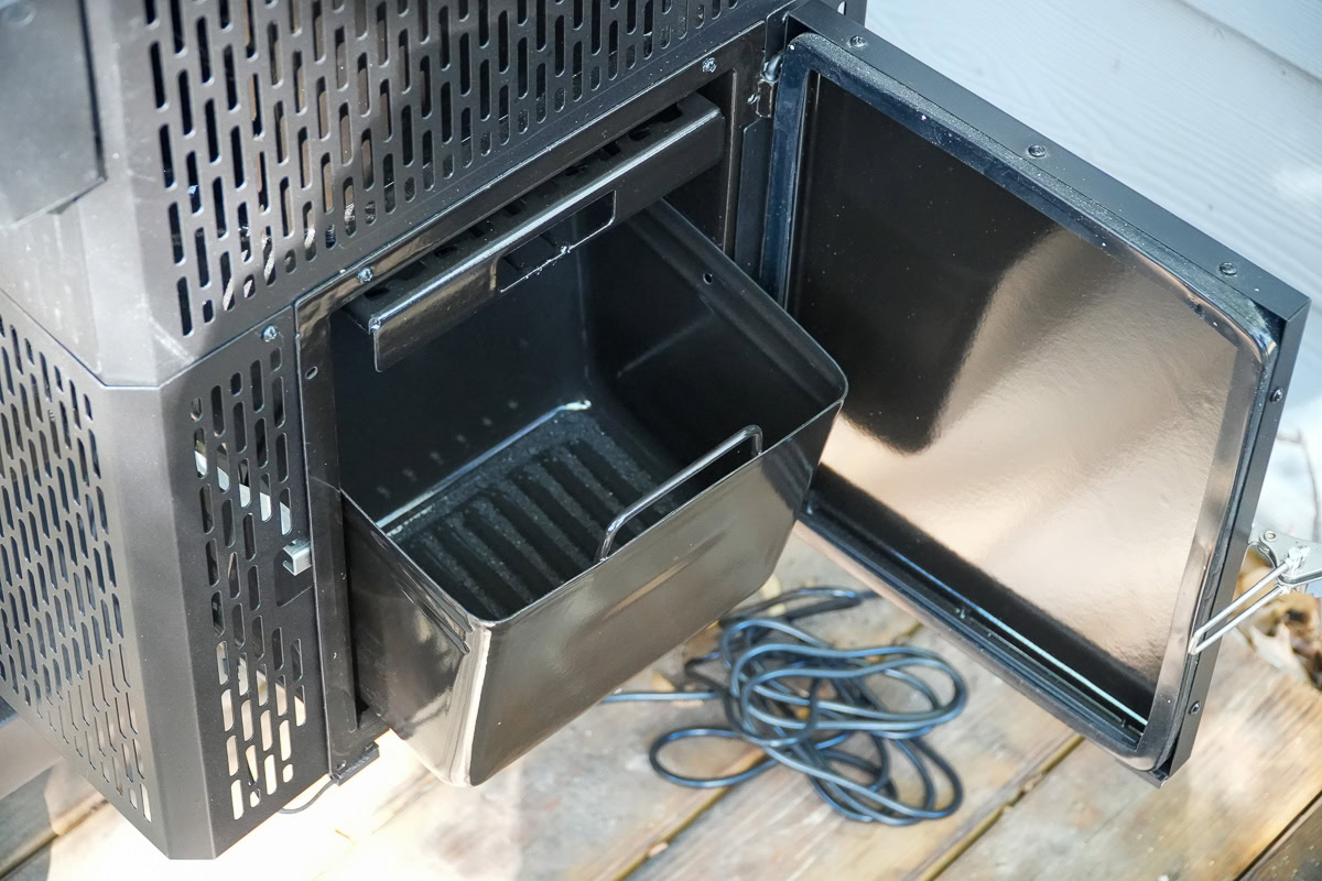 Masterbuilt Gravity XT metal ash basket