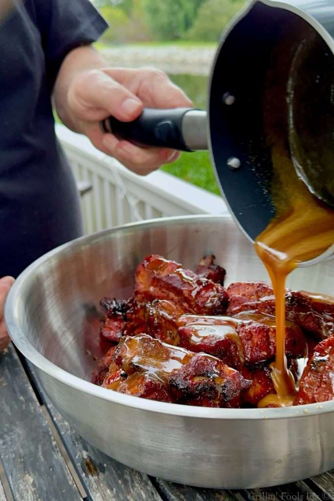 Saucing Ribs