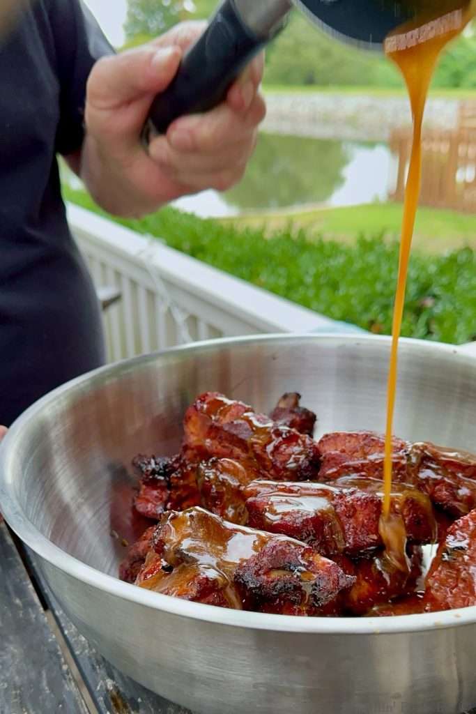 Saucing Ribs