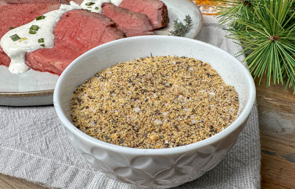 prime rib rub in a bowl