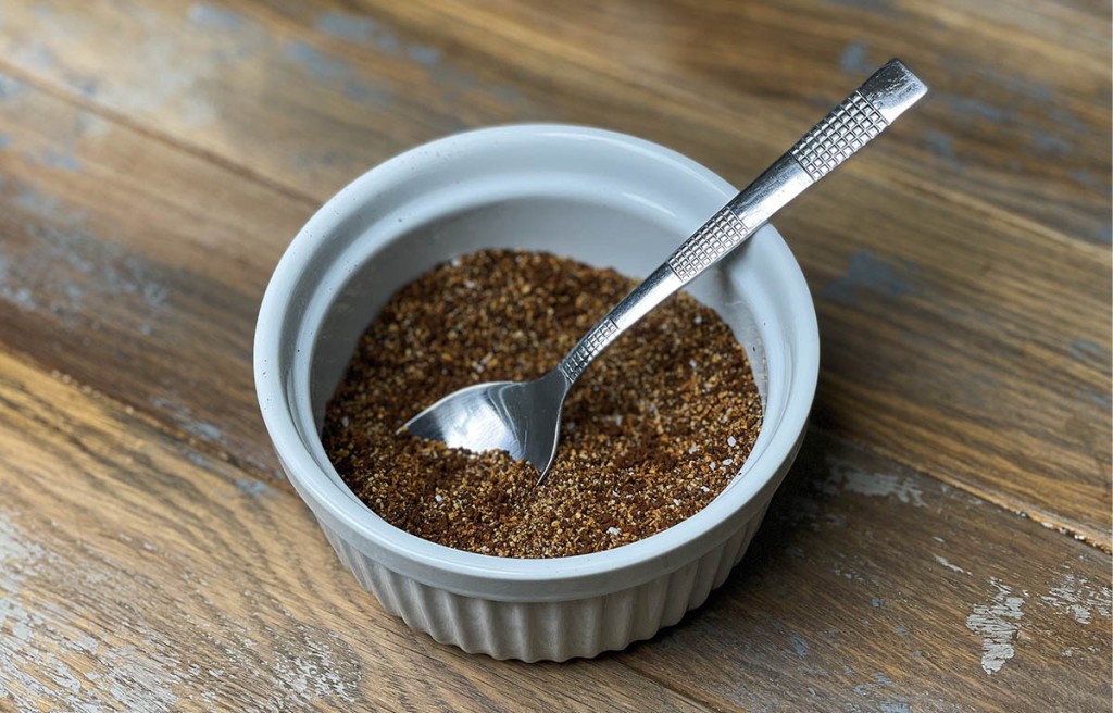 homemade coffee rub in a small bowl