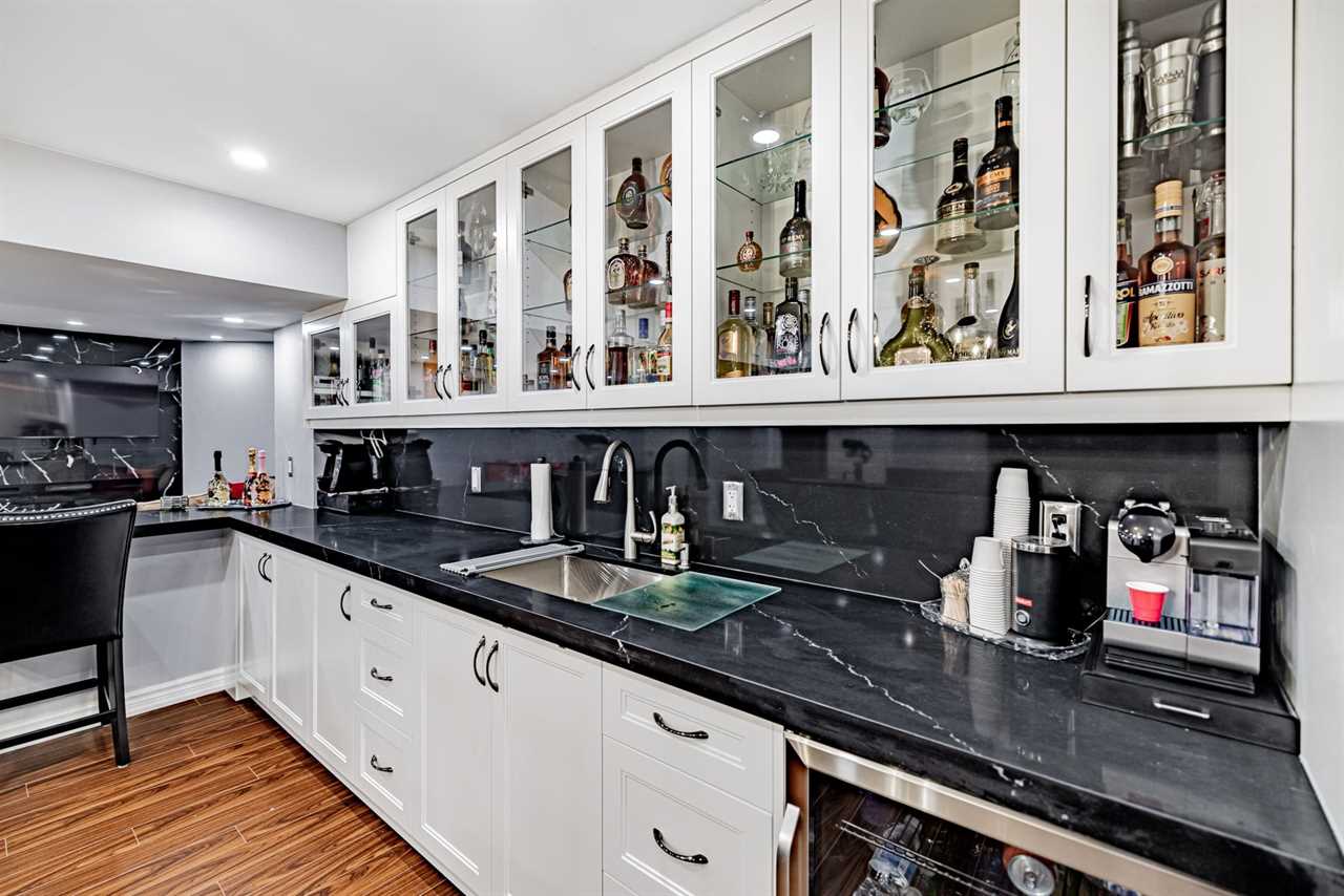 Kleinburg Full Bar Kitchen Renovation