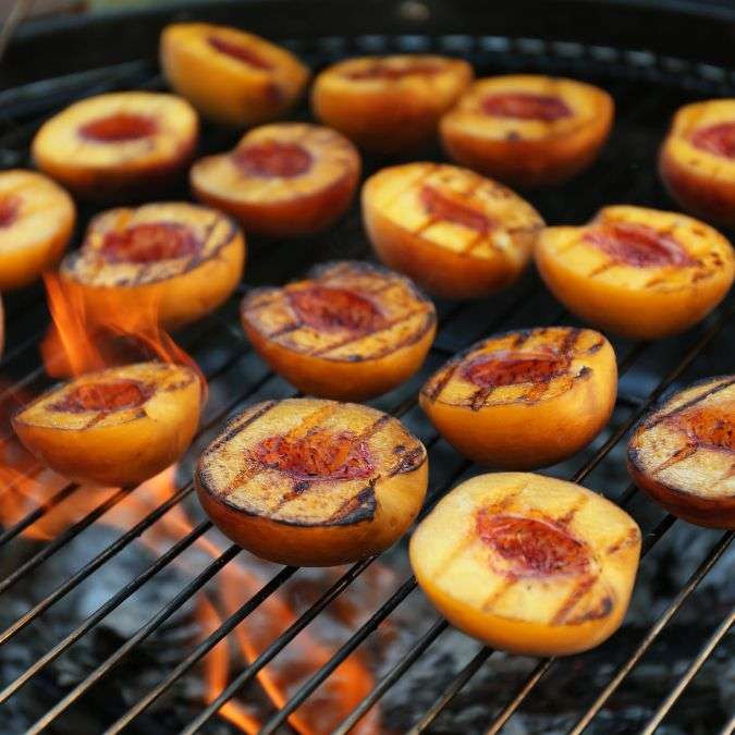 Easy-Grilled-Peaches