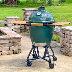 Big Green Egg vs Kamado Joe and Primo – Which One is Right for You?