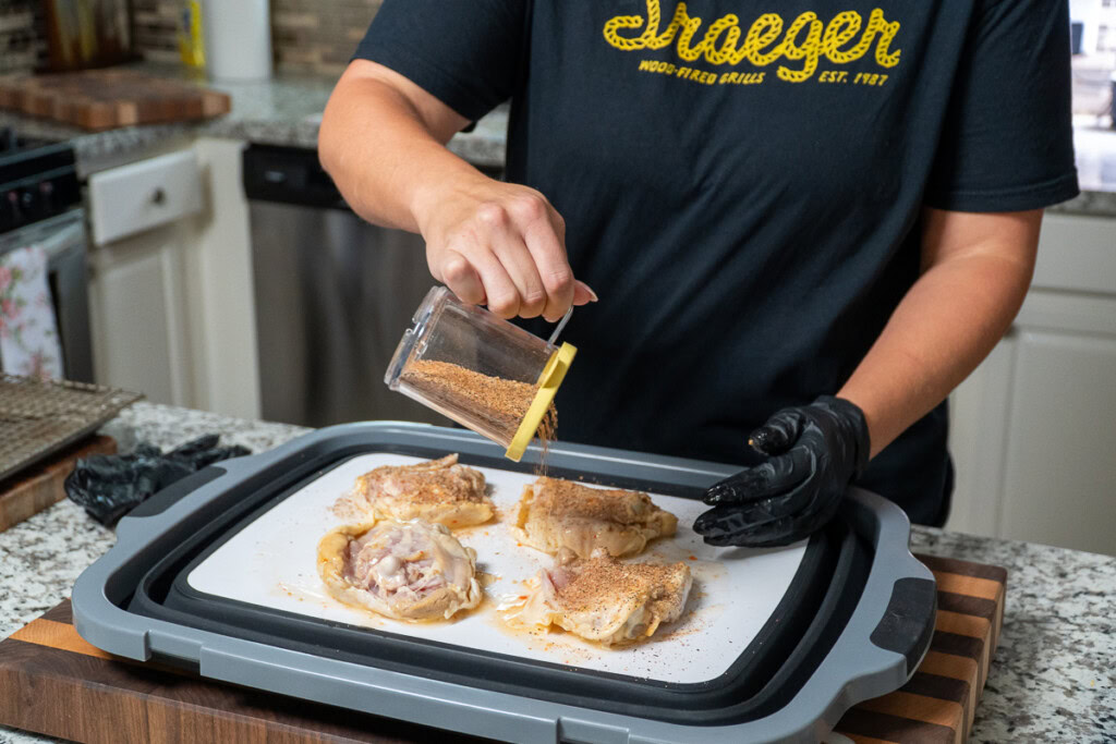 seasoning raw chicken thighs