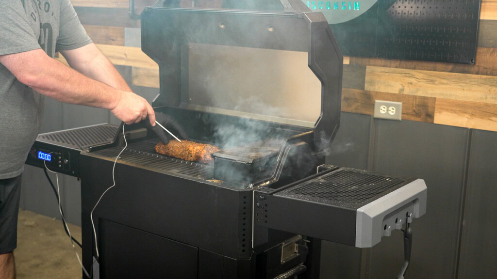 Masterbuilt AutoIgnite 545 Digital Charcoal Grill Review