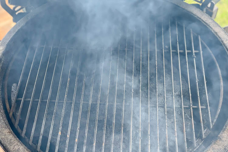 smoking big green egg