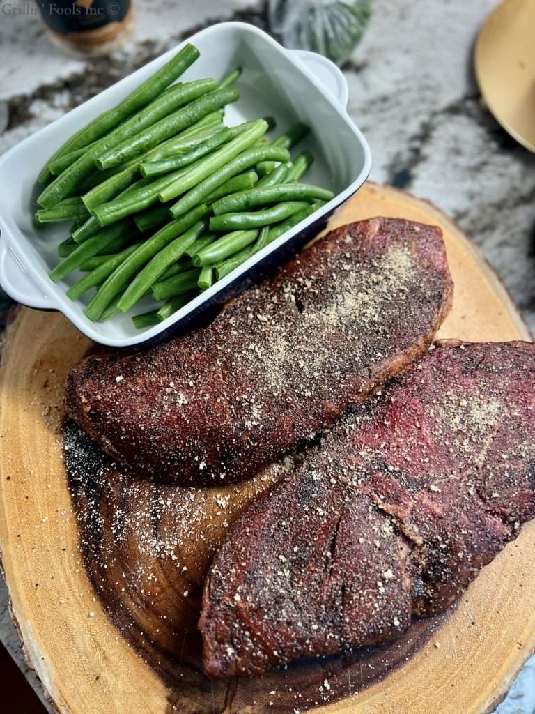 Seasoned sirloin and some fresh green beans