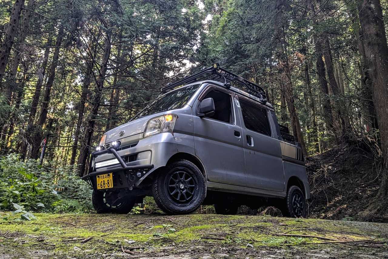 Operation Daihatsu Deck Van: A Diff Lock, Brush Guard, Winch & More