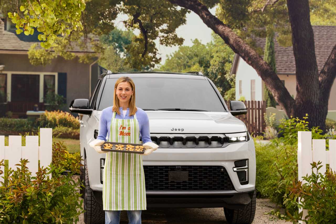 Iliza Shlesinger Gets Dirty (Sort Of) In A 2026 Jeep Grand Wagoneer