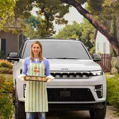 Iliza Shlesinger Gets Dirty (Sort Of) In A 2026 Jeep Grand Wagoneer