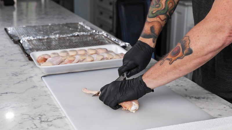 Crispy Grilled Chicken Wings on the Big Green Egg