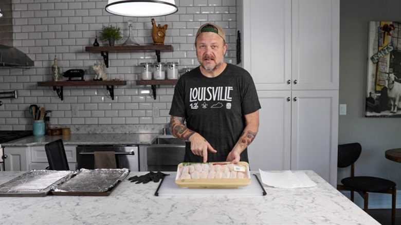 Crispy Grilled Chicken Wings on the Big Green Egg