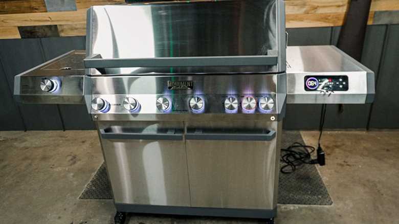 Monument Eminence 605 Review: A Six-Burner Loaded With Infrared Power