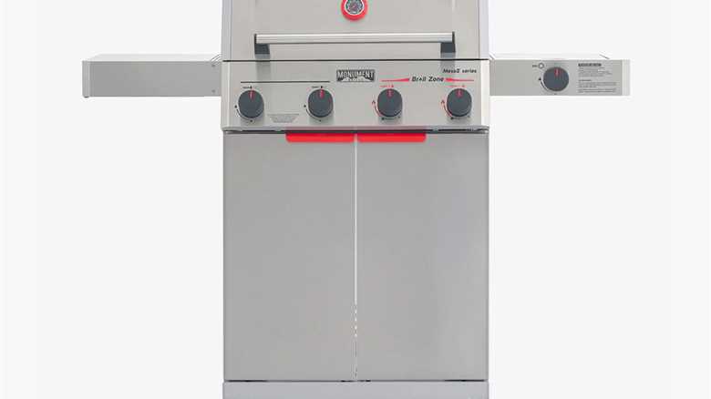 Monument Mesa II Review: A Budget 4-Burner With a Broil Zone