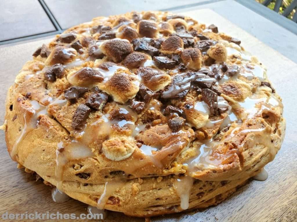 S’mores Cinnamon Roll Cake