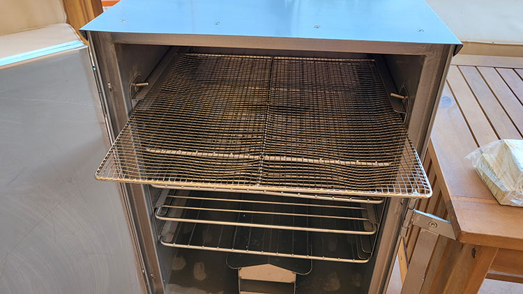 Smokin Tex Pro 1400 with an open door