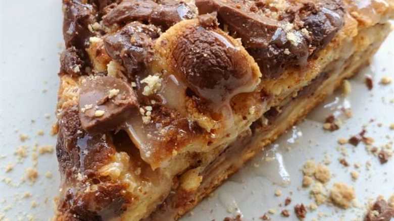 S’mores Cinnamon Roll Cake