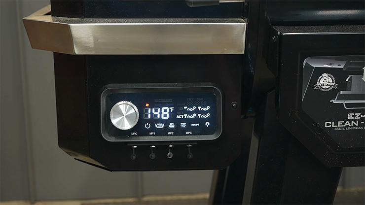 Pit Boss Pro 1600 Elite pellet grill digital controller