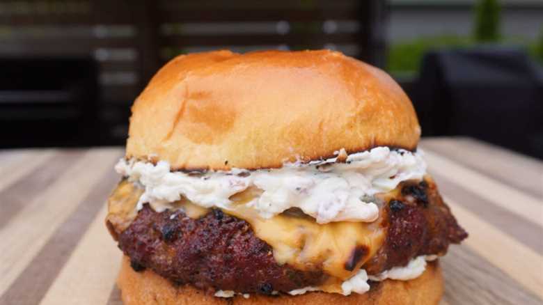 Jalapeno Popper Pub Burger