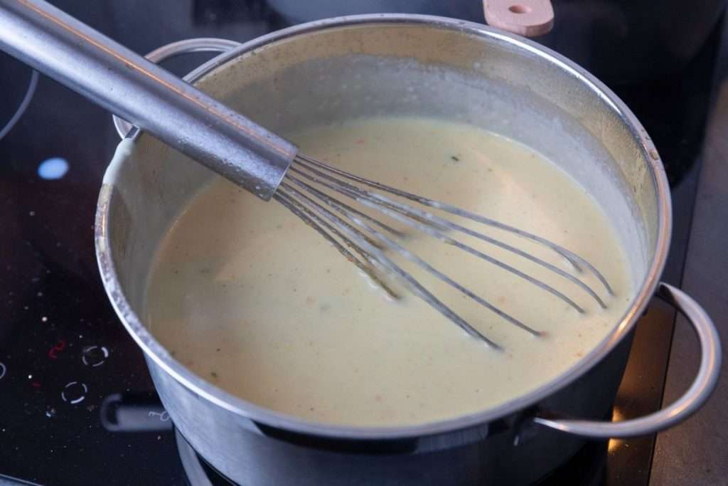 making-white-sauce