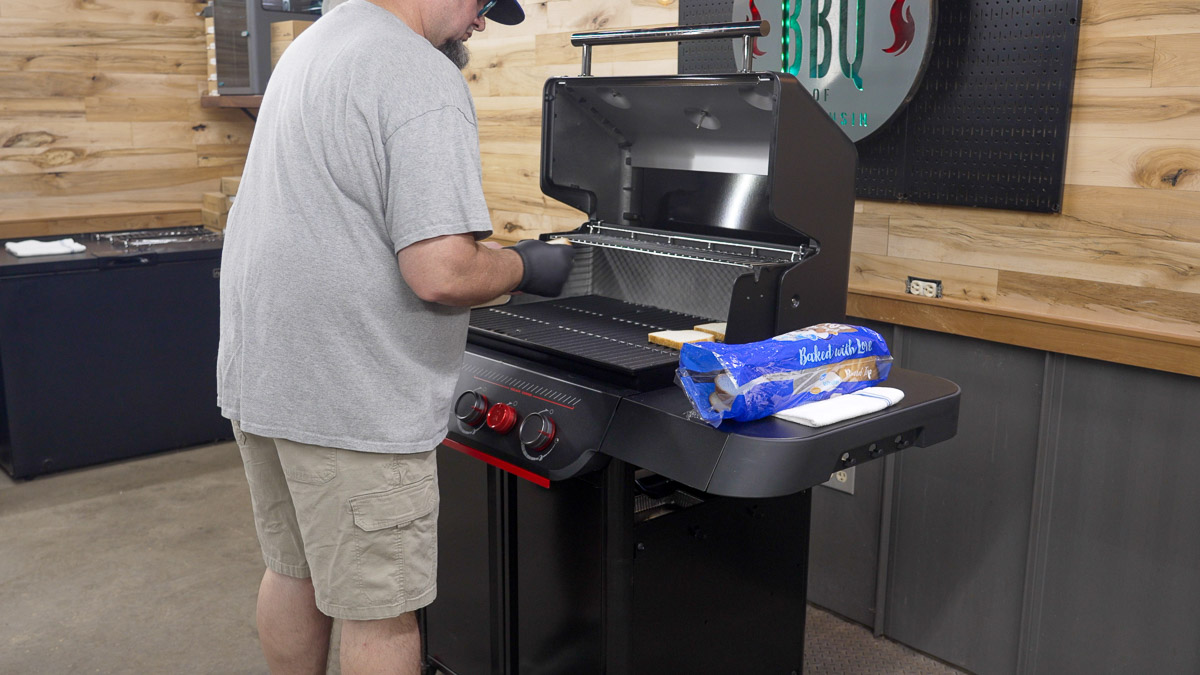 Setting up a toast test on the Weber Genesis E-330 Stealth